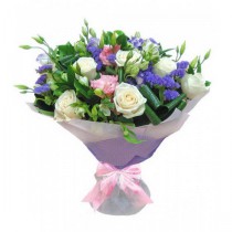 A delicate bouquet of roses and eustomises